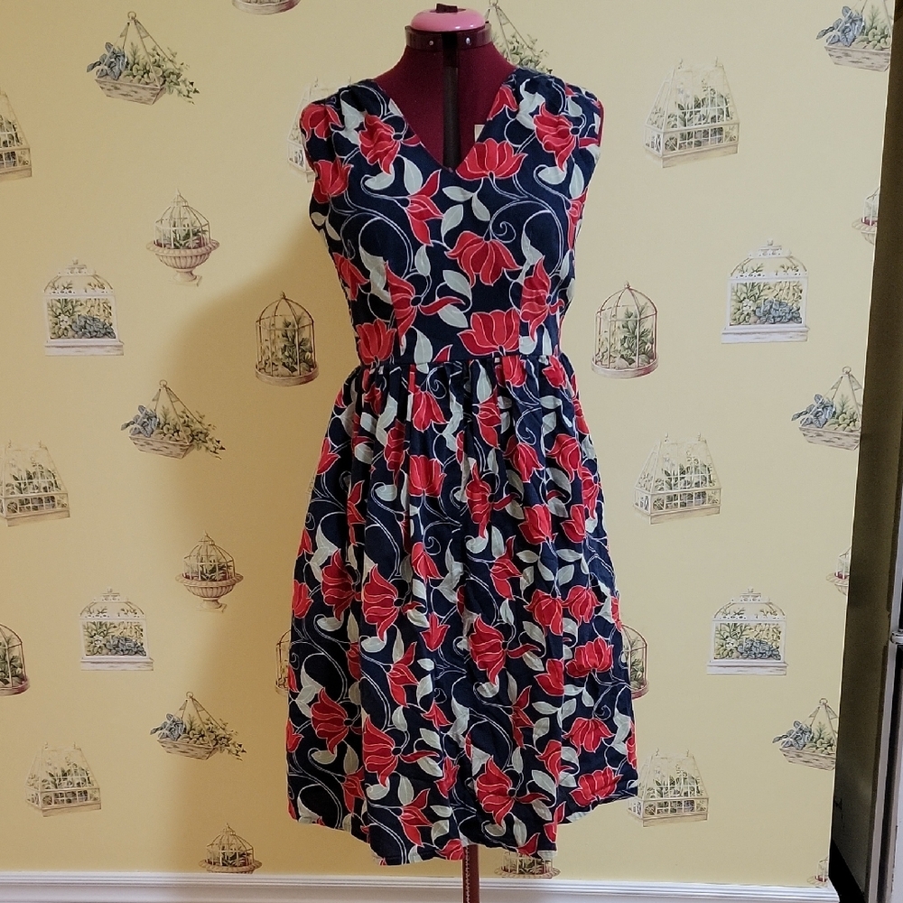 🎀 3/$60 🎀 Blue and Red Sleeveless V-Neck Midi Sundress